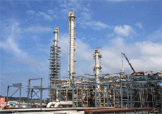 Một góc Nhà máy Lọc dầu Dung Quất.
